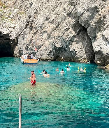 All-inclusive Capri tour: secret spots by boat and city tour