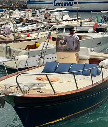 Gozzo 25 ft. with skipper