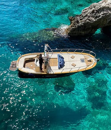 Gozzo 25 ft. with skipper