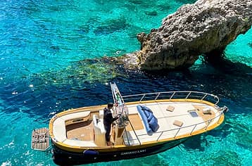 Gozzo 25 ft. with skipper