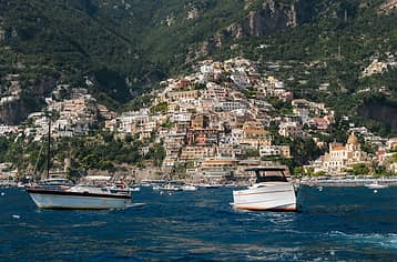 Explore the Amalfi Coast: boat tour between Positano to Amalfi
