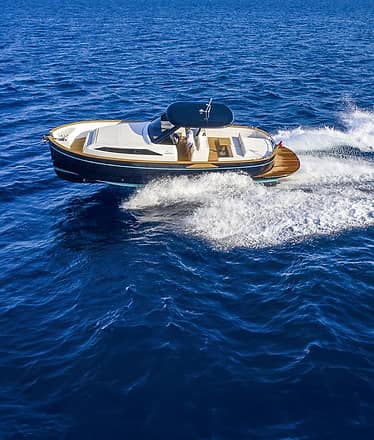 Amalfi Coast Luxury Speedboat Tour from Capri