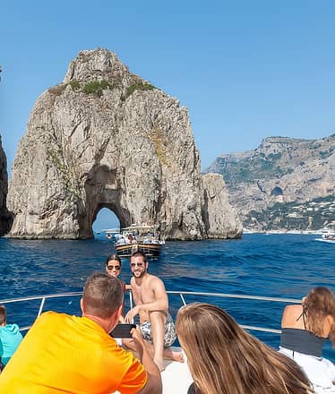 The best of Capri: boat tour for small groups