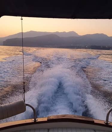 Romantic Yacht Getaway: From Dusk to Dawn