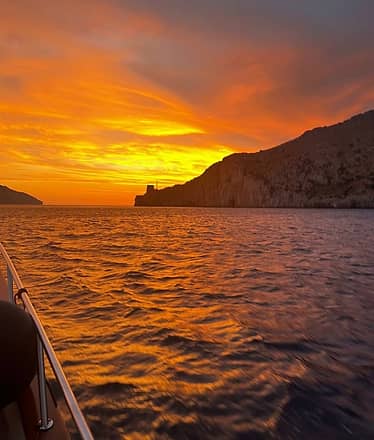 Romantic Yacht Getaway: From Dusk to Dawn