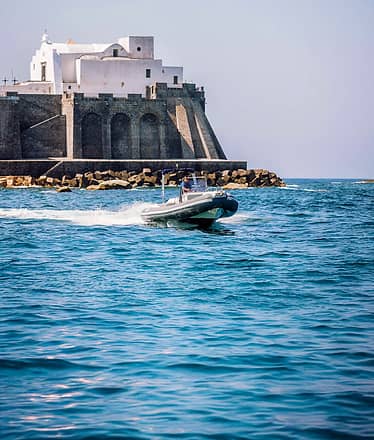 Capri in barca privata da Ischia: il tour dei sogni
