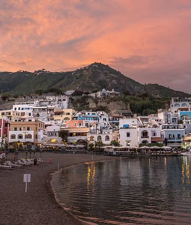 Sunset apéritif at sea, private tour of Ischia