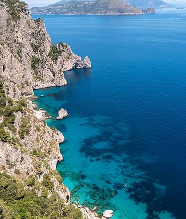 Il meglio di Capri: due ore in barca privata tra natura e relax
