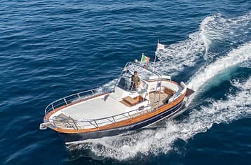 Esclusivo tour in barca a Capri con pranzo vista mare in Costiera Amalfitana