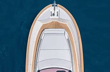 Capri by private boat and seaside lunch in Nerano: experience la dolce vita