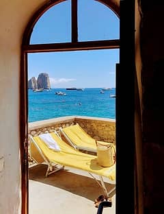 Cabina Luxury Capri Beach Experience