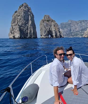 Tour privato in barca a Capri e Nerano: giornata di mare e relax