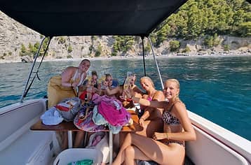 Positano e Nerano in barca privata: relax, nuotate e pranzo vista mare