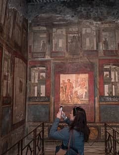 Pompeii or Herculaneum with an expert guide: private tour full of history and wonder