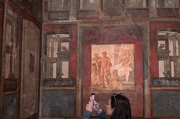 Pompeii or Herculaneum with an expert guide: private tour full of history and wonder