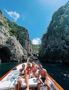 Discover Capri and the Amalfi Coast by Boat: a Full Day of Wonder