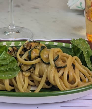 Gourmet experience in Sorrento with wine tasting and traditional lunch