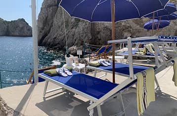 VIP SERVICE “GRANDE PLACE” SUN LOUNGES x 2/4