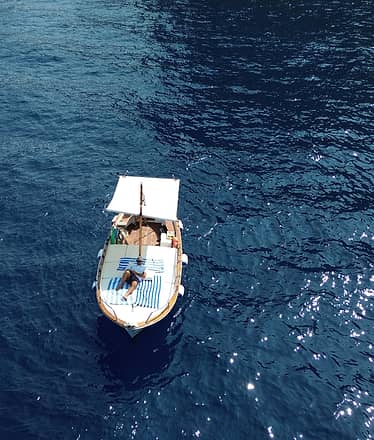 Capri by Gozzo: 3 dreamy hours of caves, legends & exclusive relaxation