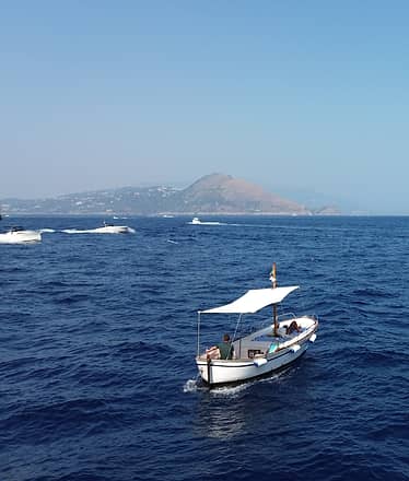 Capri by Gozzo: 3 dreamy hours of caves, legends & exclusive relaxation
