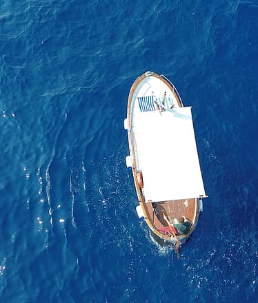 Capri by Gozzo: 3 dreamy hours of caves, legends & exclusive relaxation