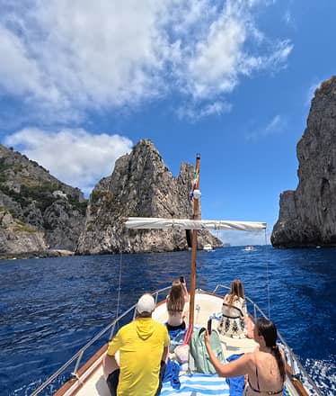 Capri by Gozzo: 3 dreamy hours of caves, legends & exclusive relaxation