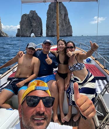 Capri by Gozzo: 3 dreamy hours of caves, legends & exclusive relaxation