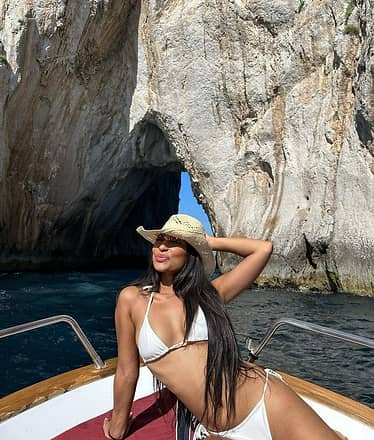 Capri by Gozzo: 3 dreamy hours of caves, legends & exclusive relaxation