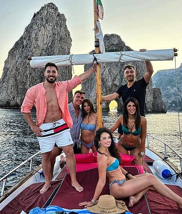 Capri Prestige: a special day by boat with caves, toasts and pure wonder