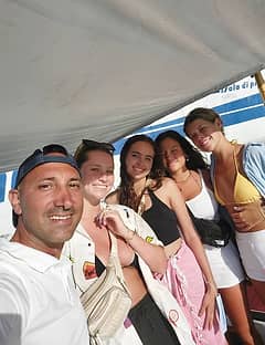 Private boat tour in Capri: the best of the island in 2 unforgettable hours