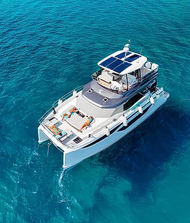 Boat Tour in Capri: 8-Hour Exclusive Experience with Caves, Faraglioni Rocks and Crystal-Clear Sea