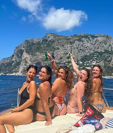 Dream Private Boat Tour to Capri: Grottos, Faraglioni and Blue Sea