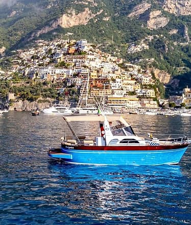 Half Day Private Tour on a traditional Gozzo Boat in Amalfi Coast 