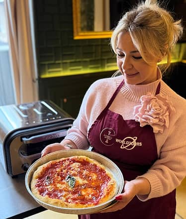 Neapolitan Pizza and Tiramisu in Naples: Authentic Home-Style Cooking Class