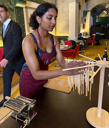 Napoli a tavola: cooking class di pasta artigianale e tiramisù nel centro storico