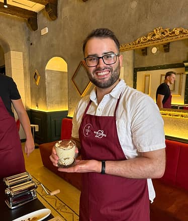 Napoli a tavola: cooking class di pasta artigianale e tiramisù nel centro storico