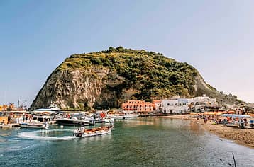 Ischia & Procida da Sorrento in barca privata