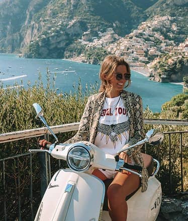 Vespa Primavera 125 Rental from Sorrento