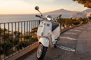 Vespa Primavera 125 Rental from Sorrento