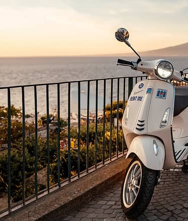 Vespa Primavera 125 Rental from Sorrento
