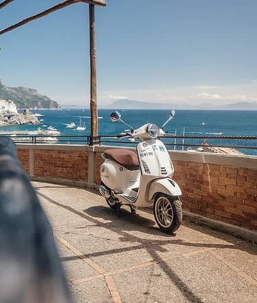 Vespa Primavera 125 Rental from Sorrento