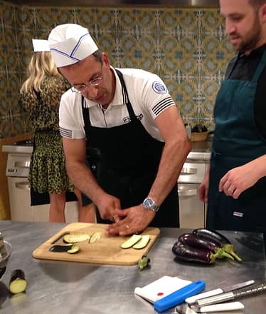 Lezione di cucina con cena a Sorrento: raccolta, preparazione e degustazione in villa