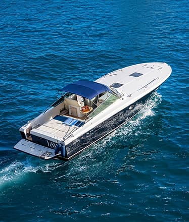 Tour Completo di Capri in Barca Privata con Tempo Libero sull’Isola