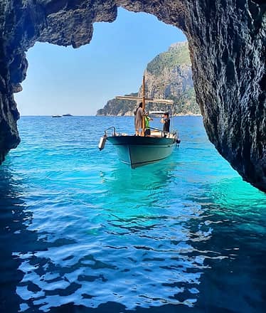 Signature Tour: giro dell'isola di Capri in 3 ore