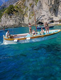 Capri Premium Joy: 4-Hour Boat Tour around the Island