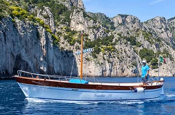 Tour in Barca da Capri a Nerano