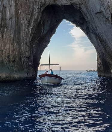 Capri Golden Hour Cruise: Tour in barca al tramonto