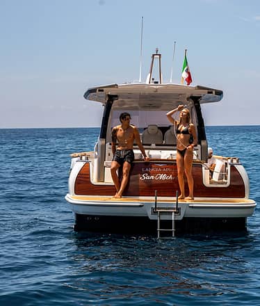 Lancia Aprea 42 - Queen of the Gulf 