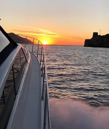 Capri by Night in Barca Privata con Aperitivo e Tempo Libero sull’Isola