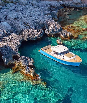 Private Boat Tour Around Capri: Full Day